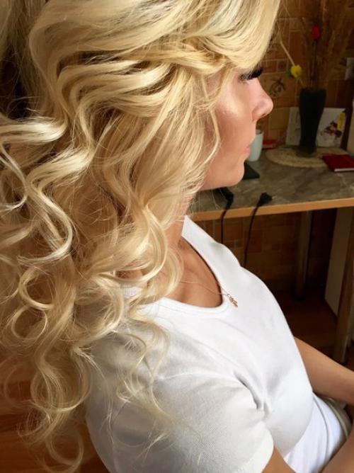 С удовольствием мы сделаем прическу и макияж за 60 минут, что очень удобно? 05