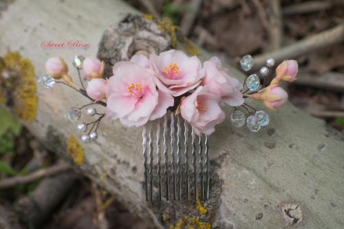 Гребень с цветами нежной пышной сакуры. 01