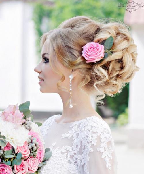 Мы представляем вам несколько самых модных современных образов невесты. 02