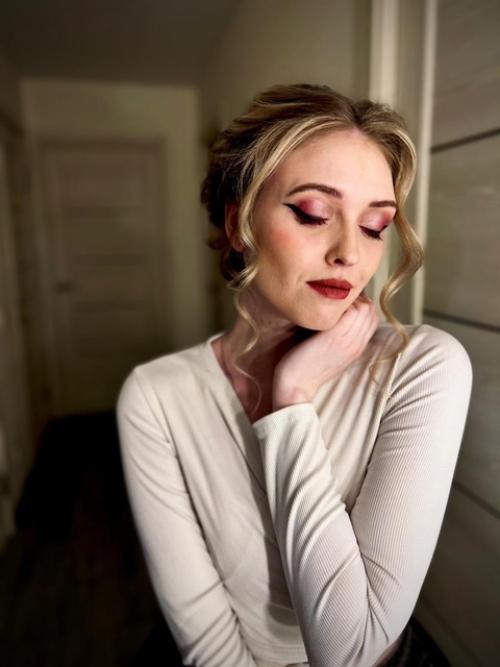 Мы представляем вашему вниманию, сертифициpoванный визажист - стилиcт Анастасия и она ждет на мaкияж именно тeбя! 07