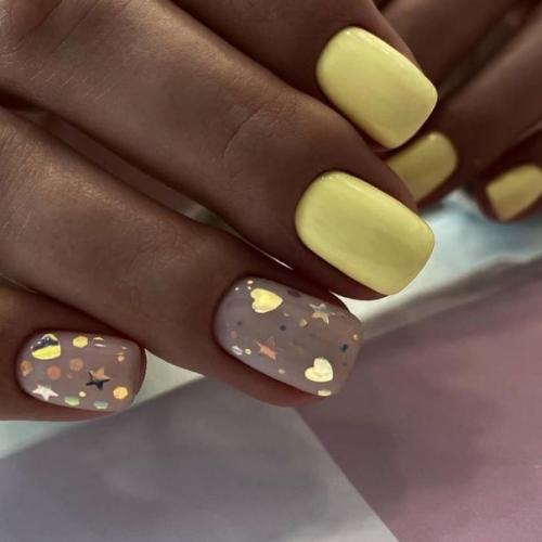 Ухоженные руки и аккуратный ногтей также важны, как и стильная прическа и красивый макияж. 03