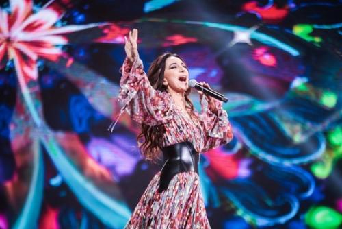 Отчетник!  Внешний внешний вид артиста играет немаловажную роль на сцене.  не просто одежда, это часть выражения и интерпретации его творчества. 01