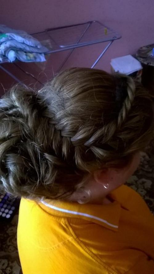 Девочки нужны модели на прически, локоны, косы, макияж. 01