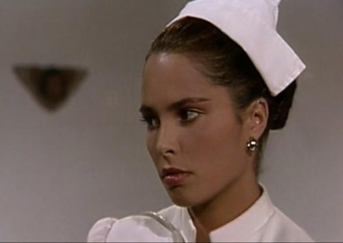 Летом у меня всегда обострение по старым сериалам. 03