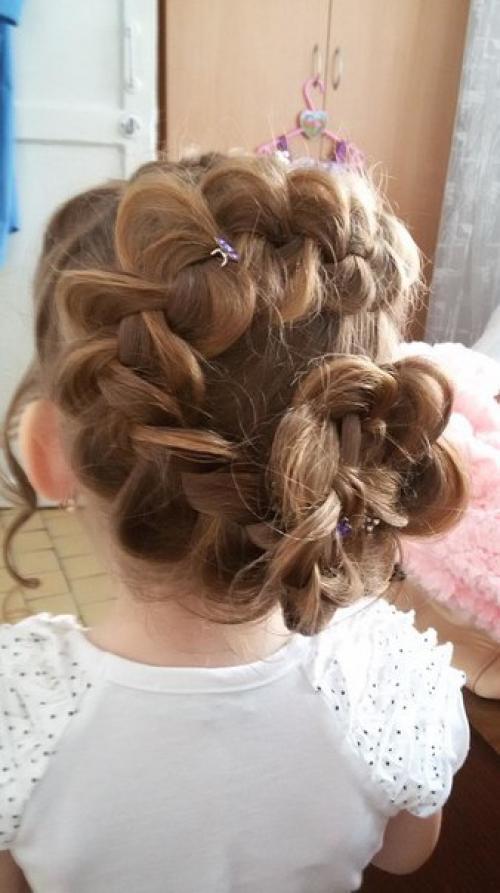 Дорогие?  Девушки, предлагаю услуги причёсок и макияжа, повторю образ с ваших фото либо картинок, цены символические? 01