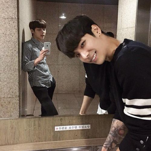 Корейские прически для парней. Факты.
Стандарты красоты в южной Корее для парней?