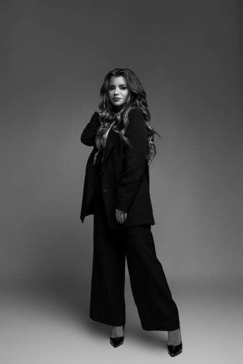 Плюсы студийной фотосессии: 06