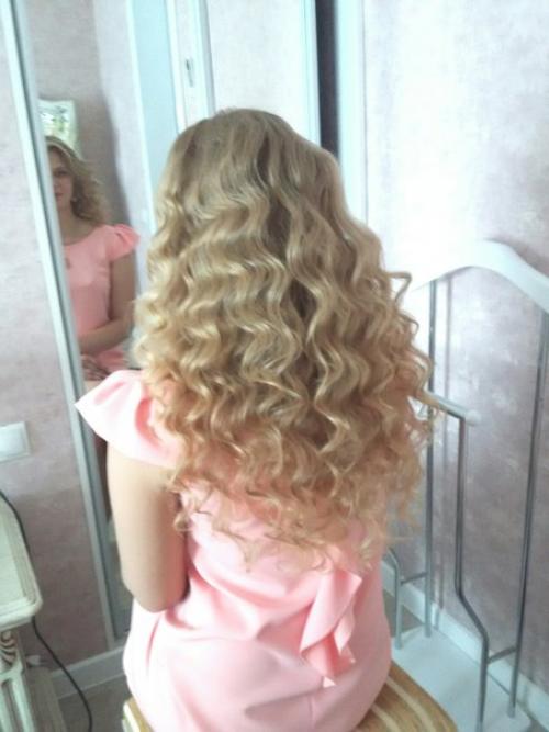 И так обычно начинается утро свадебного мастера по прическам и визажиста. 02