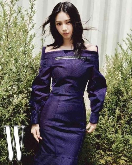 270724: фотосессия Карины для Prada. 02