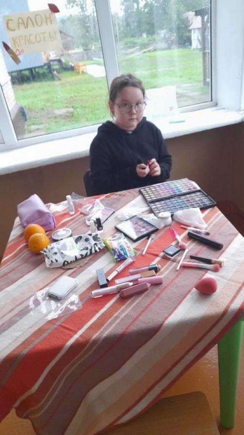 Несмотря на дождь и нудную погоду, Деньги зарабатывать не лень не лень, потому что всё ведь- для народа., и весь вечер - это бизнес - день! 06