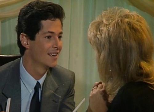 Летом у меня всегда обострение по старым сериалам. 05