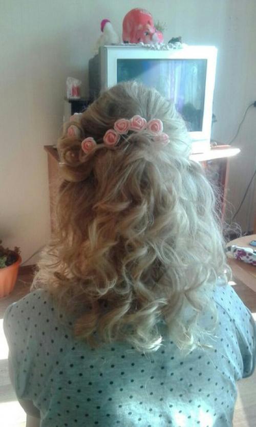 Дорогие?  Девушки, предлагаю услуги причёсок и макияжа, повторю образ с ваших фото либо картинок, цены символические? 03