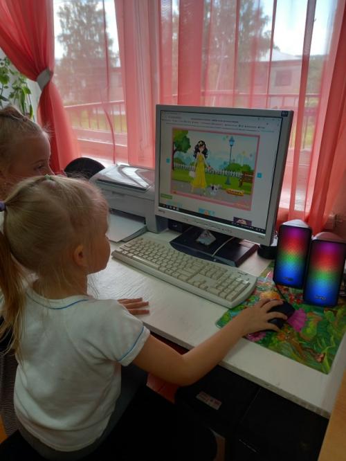 Информашка.  Летняя прогулка. 02