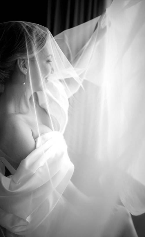 Приятно, когда доверяют образ в самый важный день. 03