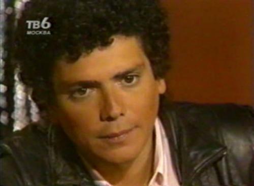 Летом у меня всегда обострение по старым сериалам. 04