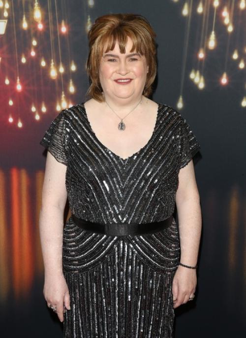 Когда платье превращает тебя в шедевр - в себе чувствуешь силу, сравнимую с магией. 01