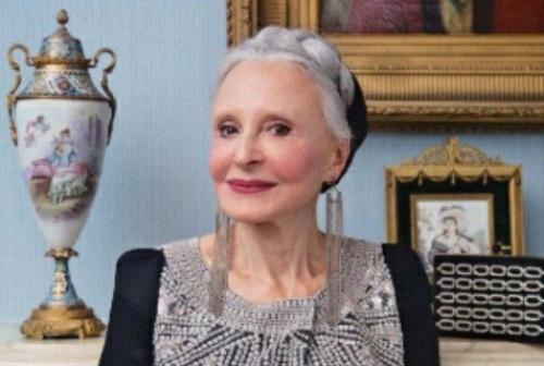 Сегодня мы вам расскажем историю одной замечательной дамы 92 лет. 01