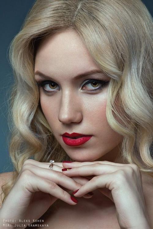 В отпуск из продукции Clarins всегда с собой беру: 02 В отпуск из продукции Clarins всегда с собой беру: 02