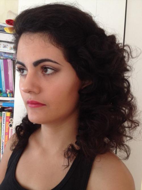 Красоточки?  Я - начинающий визажист, стилист по прическам (после обучения. 03