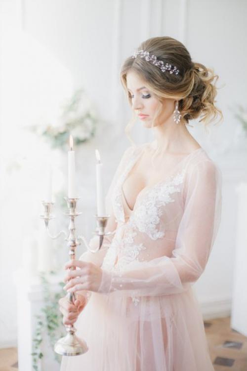 Херня.  Когда баба приходит на проф макияж и платит за него деньги, она хочет быть супир. 04