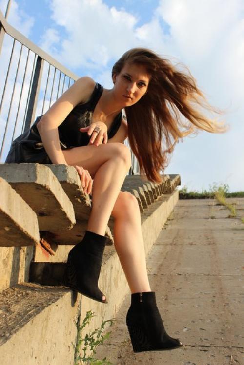 Дорогие девушки, приглашаю вас на интересную фотосессию вот в такое место: две локации! 01