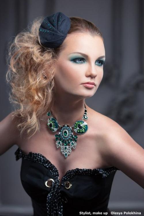 Внимание!  С 10 сентября в нашей школе стартует курс Стилист Визажист (групповое обучение. 04