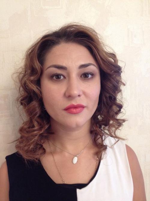 Красоточки?  Я - начинающий визажист, стилист по прическам (после обучения. 09