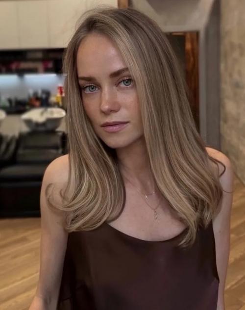 Жена Гарика Харламова превратилась в блондинку, став похожей на Кристину асмус. 01