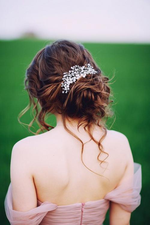 Херня.  Когда баба приходит на проф макияж и платит за него деньги, она хочет быть супир. 06