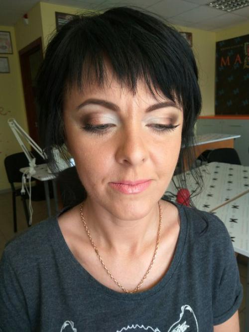 Прическа и макияж для гостьи на свадьбу. 01