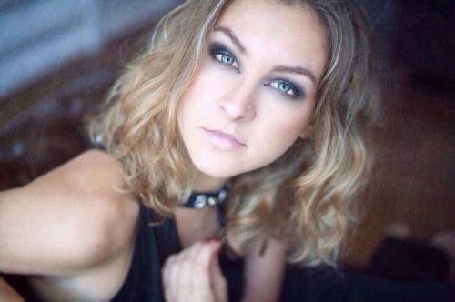 Дорогие дамы!  Выполняю все виды макияжа, прически, покрытие ногтей гель - лаком! 02