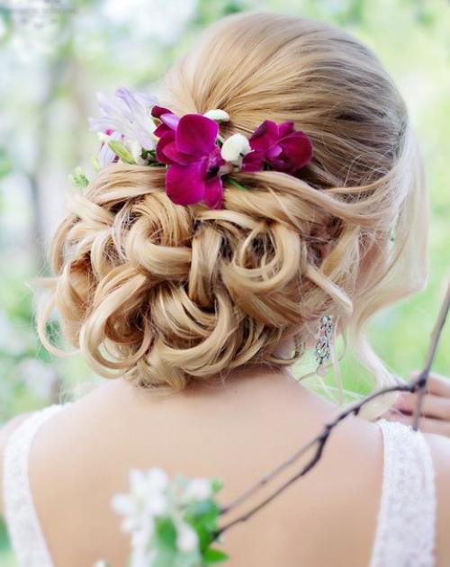 Вы можете узнать как красиво применить различные аксессуары (живые цветы, фату, диадемы и др. 02