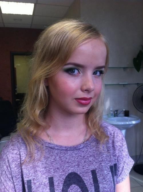 Модели на МАКИЯЖ и прически нужны! 01 Модели на МАКИЯЖ и прически нужны! 01