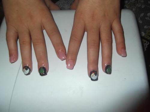 Дорогие девушки, делаю различные прически, наращивания ногтей, маникюр, макияж, коррекция покраска бровей, все это можно сделать у одного мастера. 08