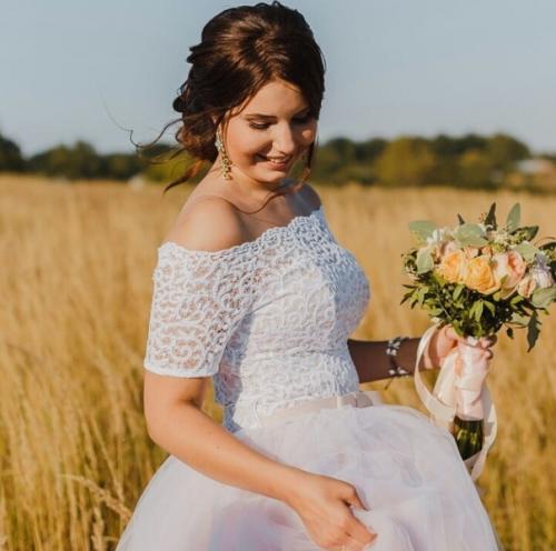 Выбор прически на свадьбу зависит от многих нюансов, но здесь можно выделить основные моменты. 01 Выбор прически на свадьбу зависит от многих нюансов, но здесь можно выделить основные моменты. 01