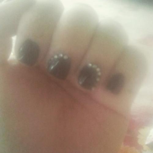 Дорогие девушки, делаю различные прически, наращивания ногтей, маникюр, макияж, коррекция покраска бровей, все это можно сделать у одного мастера. 01