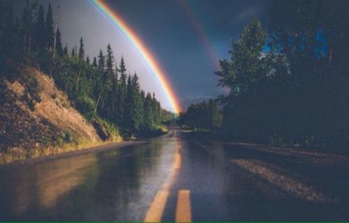 СЛАДКИЕ РОЛЛЫ. Изысканный десерт!  Ингредиенты: готовые блинчики - 7 штук;. сливочный сыр - 150 гр; сахарная пудра - 2 ст. л.;. 03