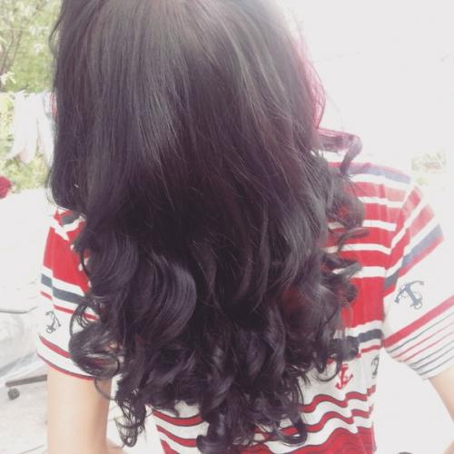 Дорогие девушки, делаю различные прически, наращивания ногтей, маникюр, макияж, коррекция покраска бровей, все это можно сделать у одного мастера. 06