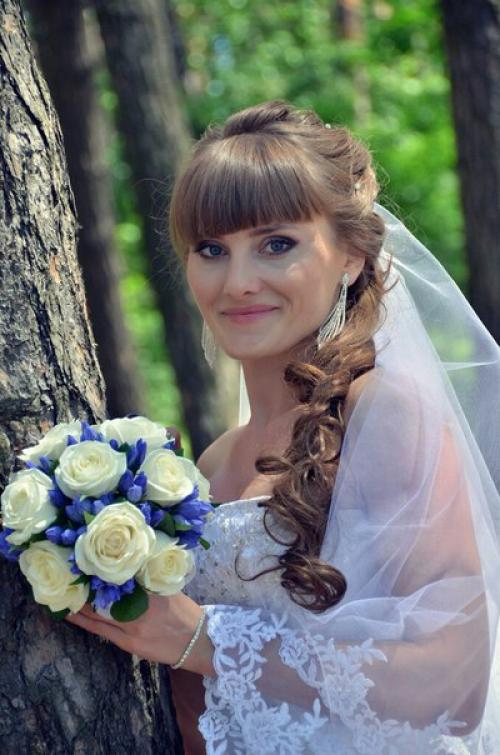 Ксения!  Хочу выразить вам благодарность за безупречные макияж и прическу) вы - мастер своего дела! 01