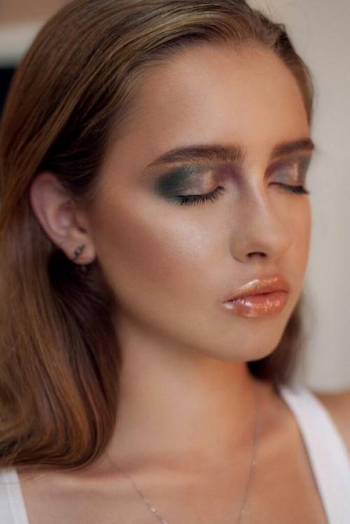 Дорогие девушки, у нас в студии теперь работает визажист? 04