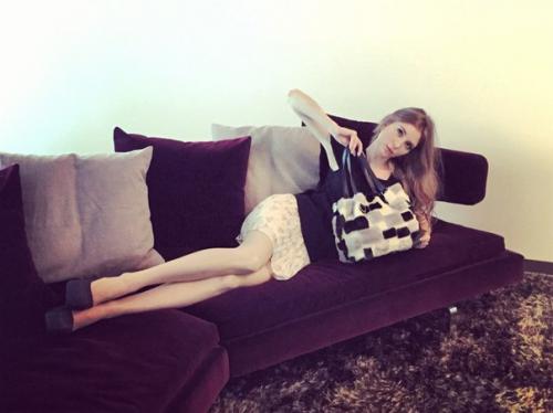 Каталог сумок? В 7: 00 утра за мной заехал директор агентства, чтобы отвезти на локацию. 07 Каталог сумок? В 7: 00 утра за мной заехал директор агентства, чтобы отвезти на локацию. 07