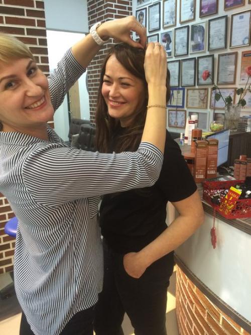 Мастера нашей студии Color Profi сделают для вас прическу с накладными прядями на высшем уровне. 03