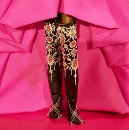 Новая Silkstone Barbie появится в продаже 28/09. 03 Новая Silkstone Barbie появится в продаже 28/09. 03