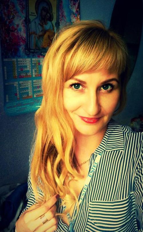 Мастера нашей студии Color Profi сделают для вас прическу с накладными прядями на высшем уровне. 02