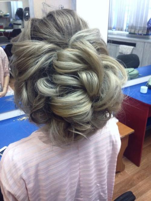 Милые девочки!  Предлагаю вам свои услуги стилиста - визажиста: 09