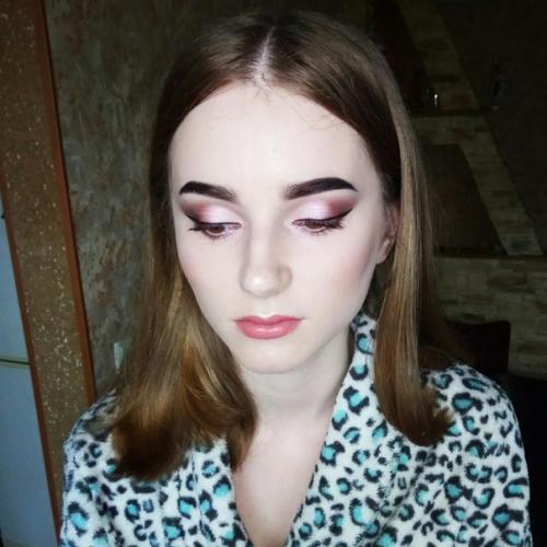 Предлагаю услуги визажиста, мастера причёсок и бровиста? 05