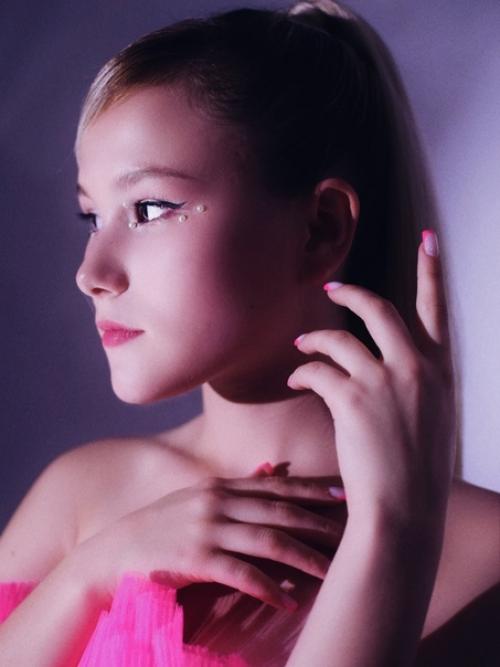 Индивидуальная фотосессия в фотостудии всего за 1000. 02